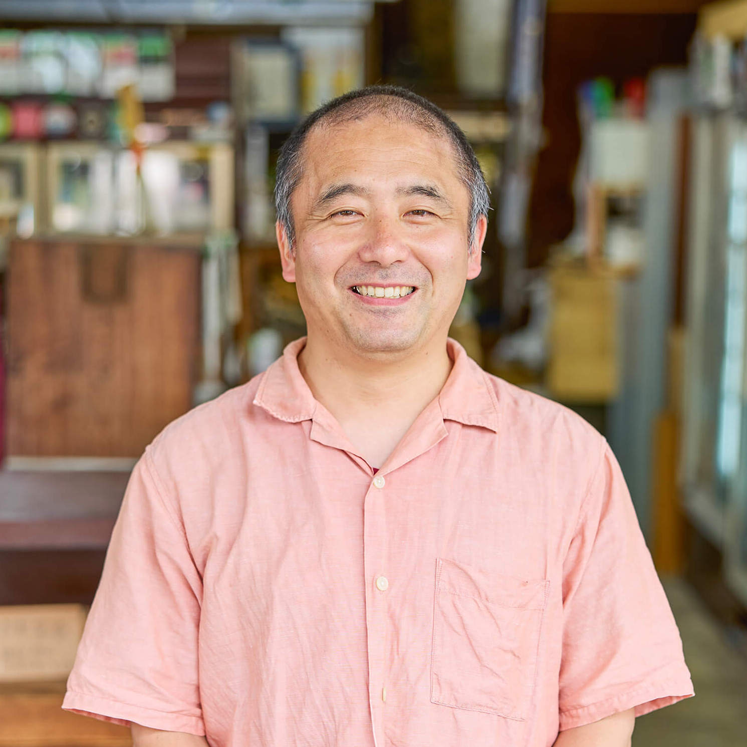 山岡酒店店主